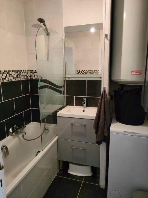 Chaleureux Appartement. Dinan Buitenkant foto